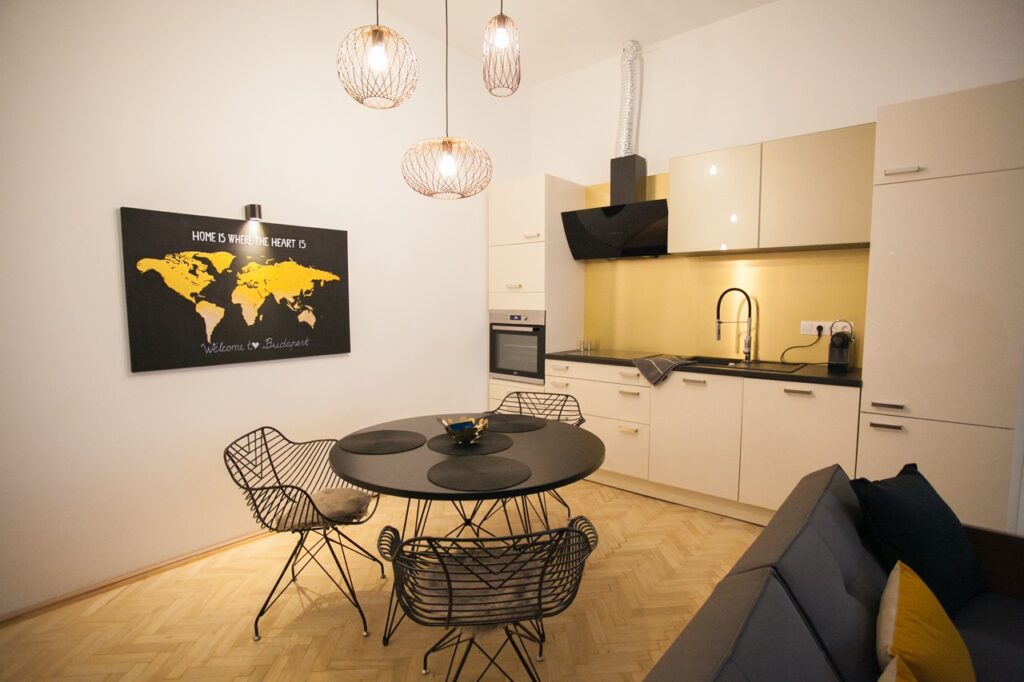 realdeluxsynagogue03